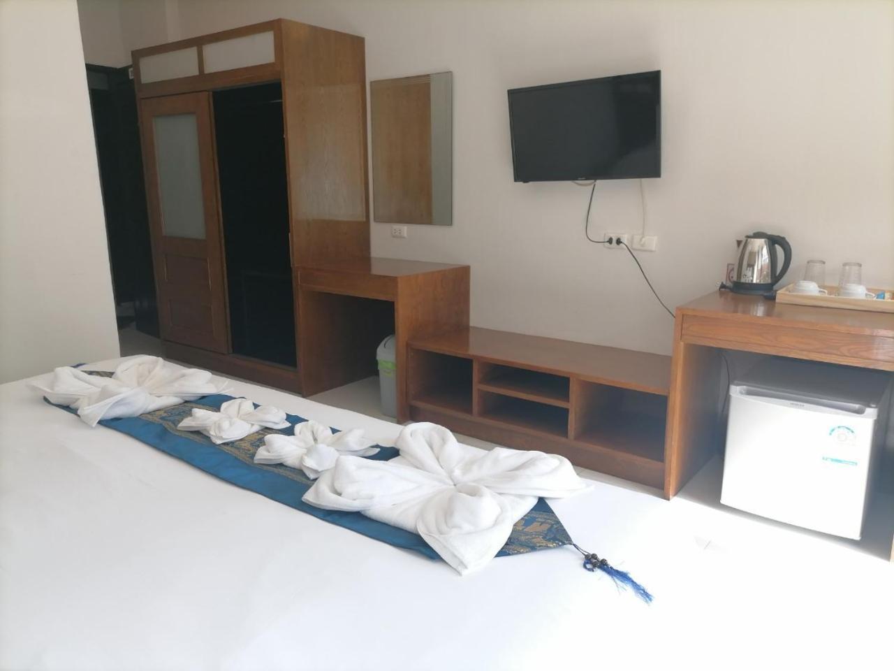Nj Patong Hotel Extérieur photo