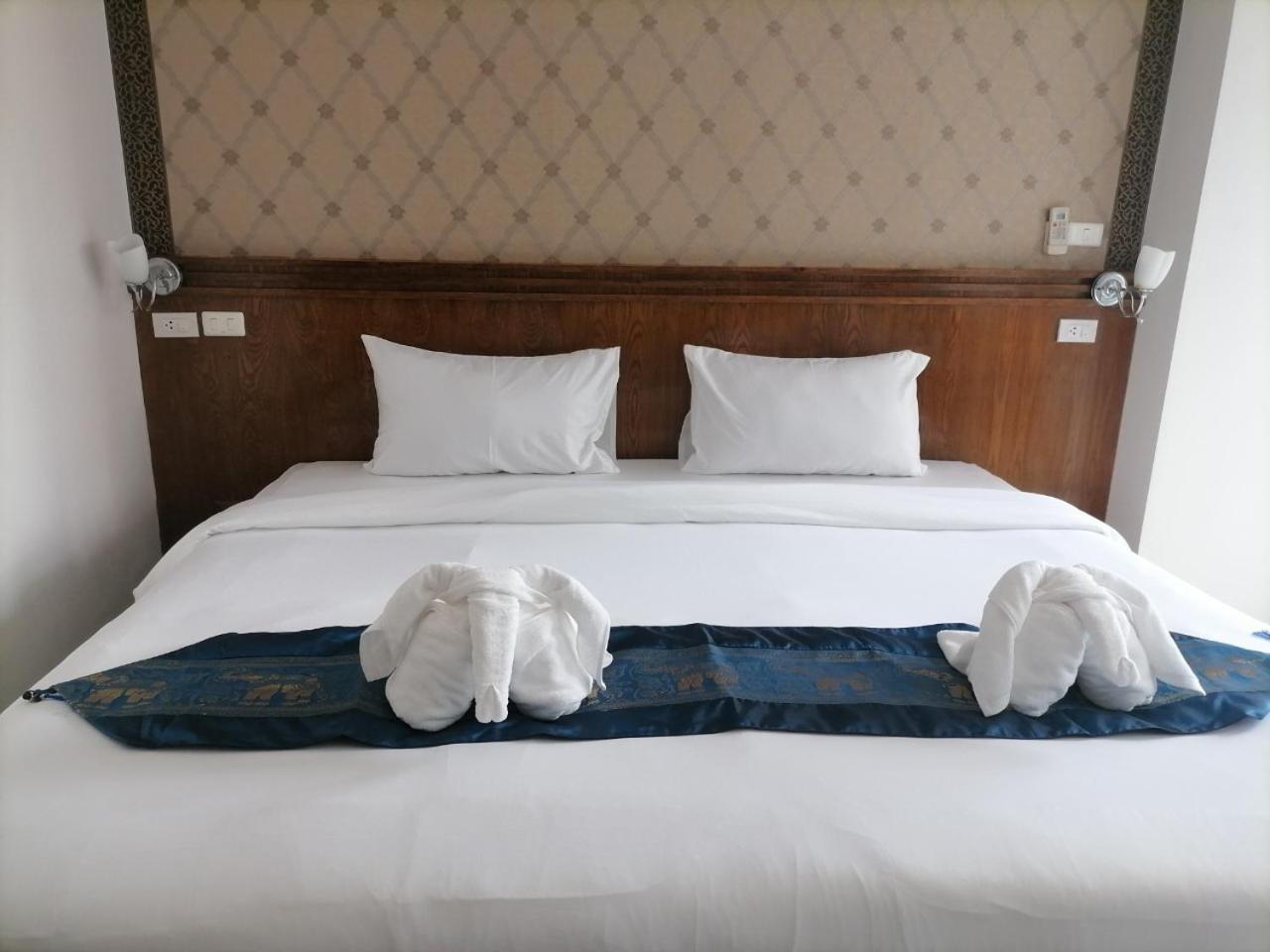 Nj Patong Hotel Extérieur photo