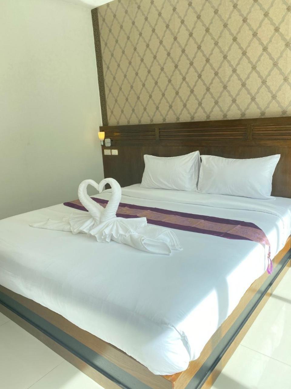 Nj Patong Hotel Extérieur photo