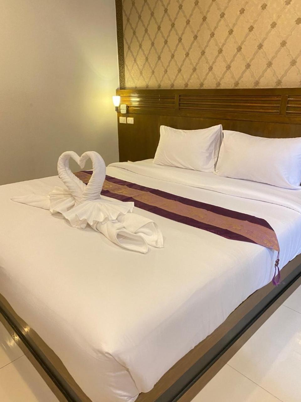 Nj Patong Hotel Extérieur photo