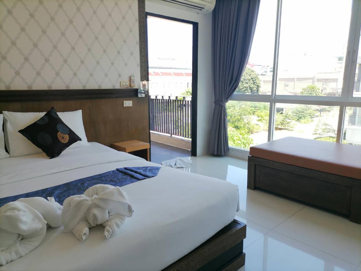 Nj Patong Hotel Extérieur photo