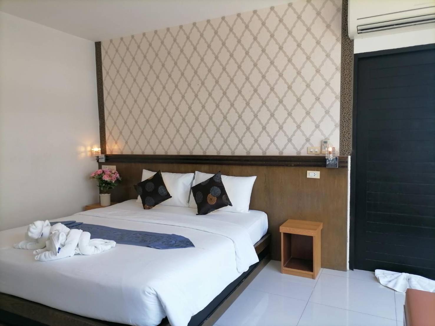 Nj Patong Hotel Extérieur photo