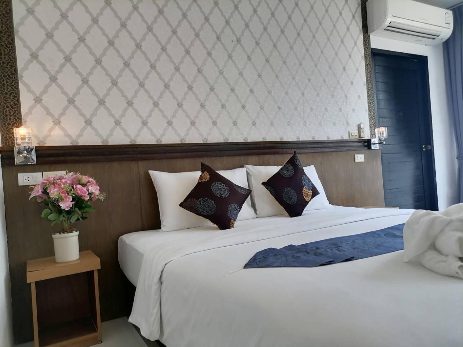 Nj Patong Hotel Extérieur photo