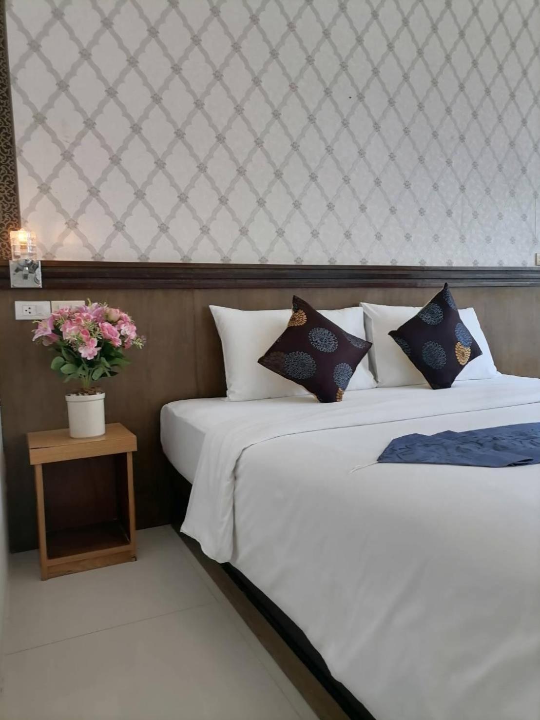 Nj Patong Hotel Extérieur photo