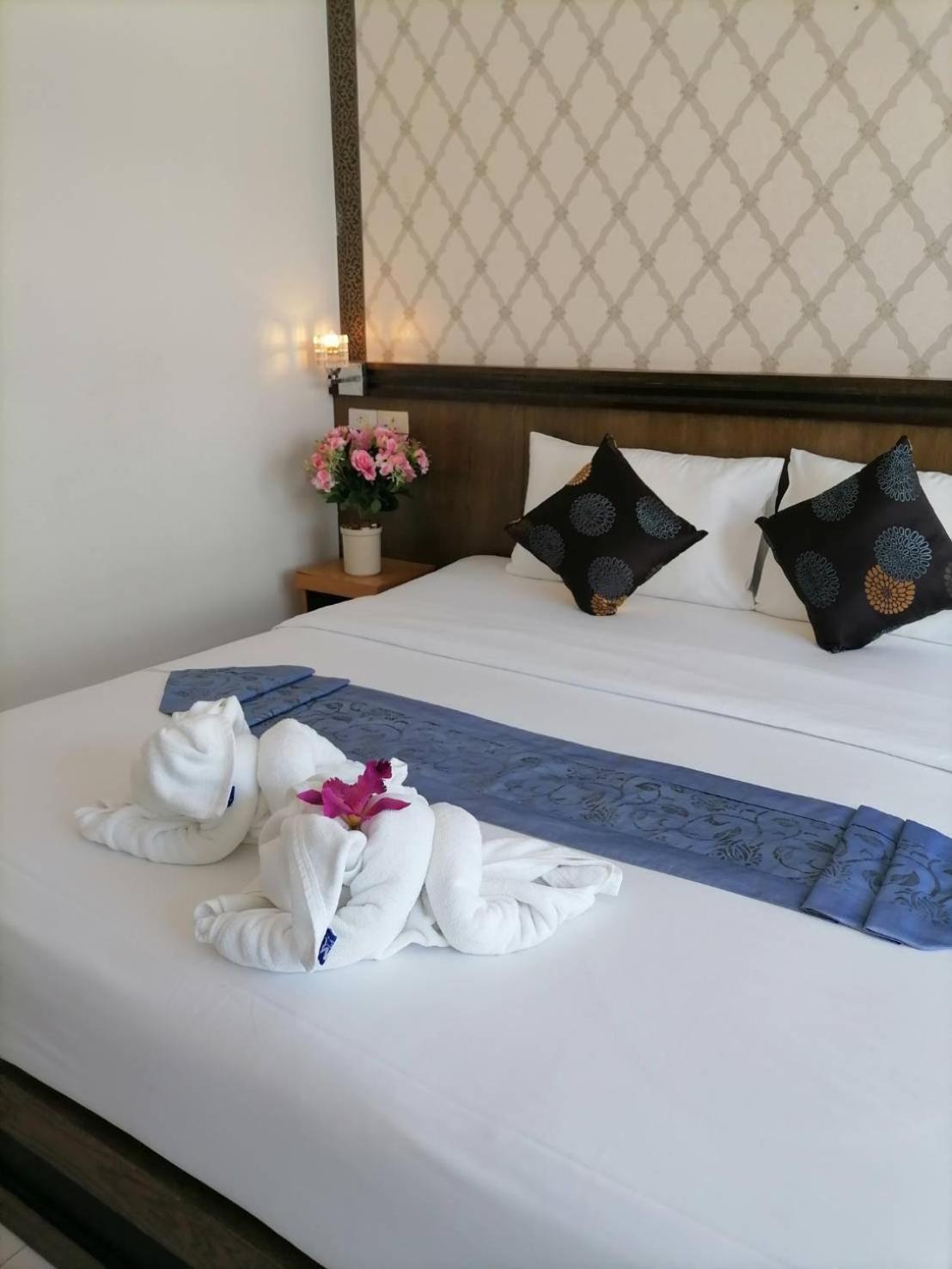Nj Patong Hotel Extérieur photo